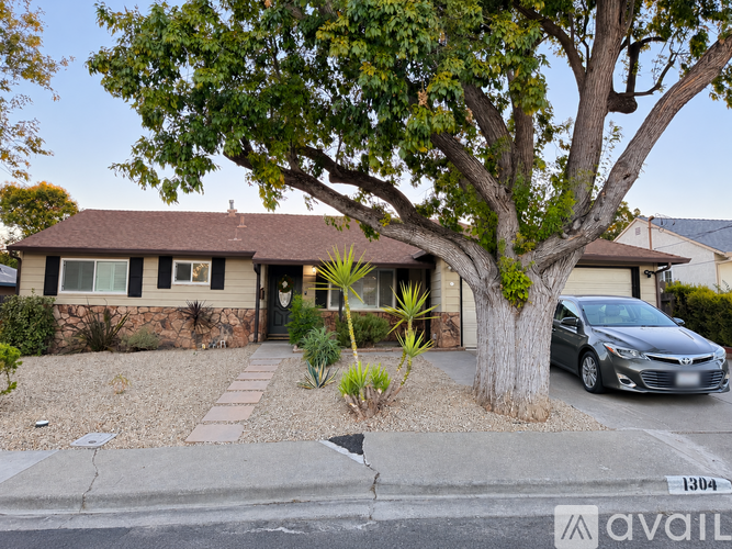 1304 Louis Drive 3 Beds Single Family Home for Rent - Photo gallery 2