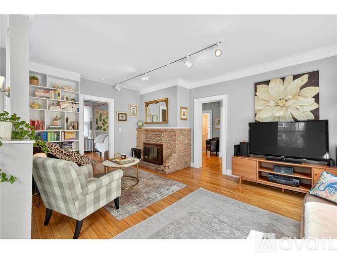 3035 Irving Avenue South 2 Beds Apartment for Rent - Photo gallery 2