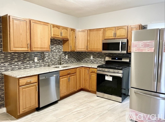 227 Talbot Ave 3 Beds Apartment for Rent - Photo gallery 1