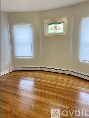 227 Talbot Ave 3 Beds Apartment for Rent - Photo gallery 2