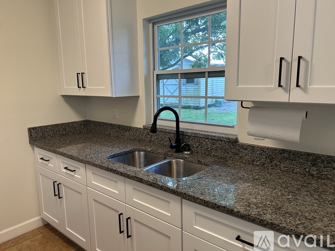 121 Burns Avenue 3 Beds Single Family Home for Rent - Photo gallery 4
