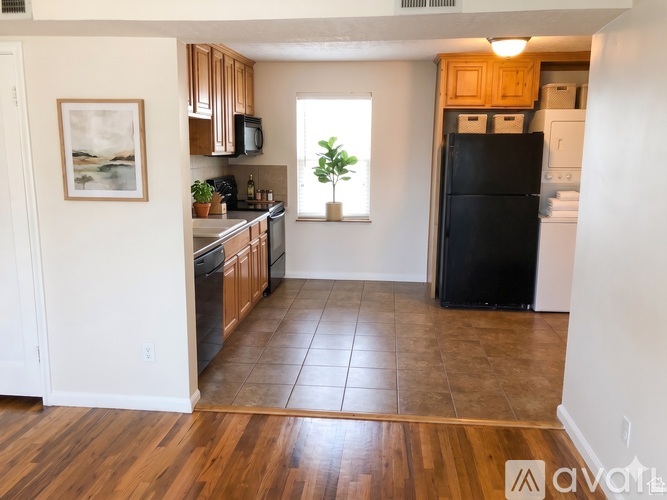 3334 825 E 2 Beds Apartment for Rent - Photo gallery 5