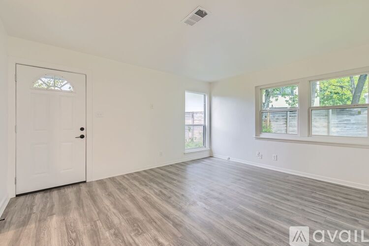 901 Garden Villa Ct 3 Beds Single Family Home for Rent - Photo gallery 2