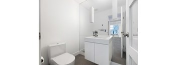 2/2.5 1966 sqft