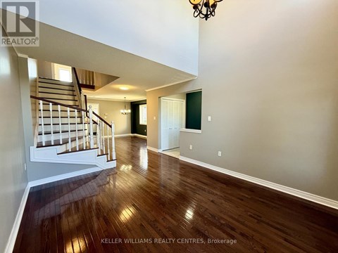 111 BENTLEY CRESCENT 4 Beds Apartment for Rent