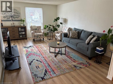 70 CHURCHILL Street 3 Beds Apartment for Rent