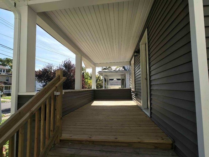215 N Clemens Ave 4 Beds Single Family Home for Rent - Photo gallery 4