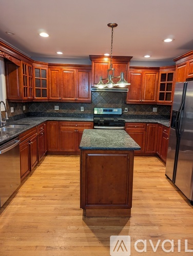 752 Beechwood Ave 3 Beds Single Family Home for Rent - Photo gallery 1