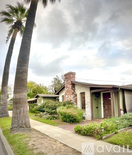 5958 North Walnut Grove Avenue 2 Beds Apartment for Rent