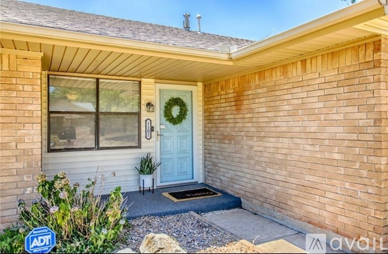 1102 West Griggs Way 3 Beds Single Family Home for Rent - Photo gallery 2