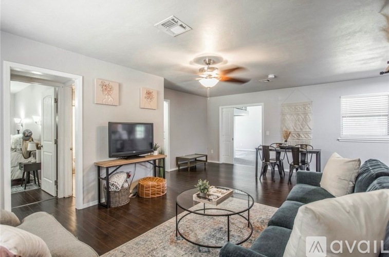 1102 West Griggs Way 3 Beds Single Family Home for Rent - Photo gallery 3