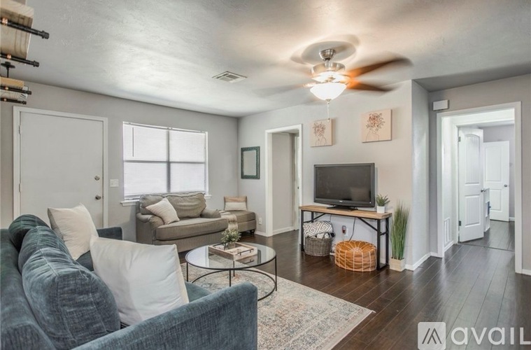 1102 West Griggs Way 3 Beds Single Family Home for Rent - Photo gallery 4