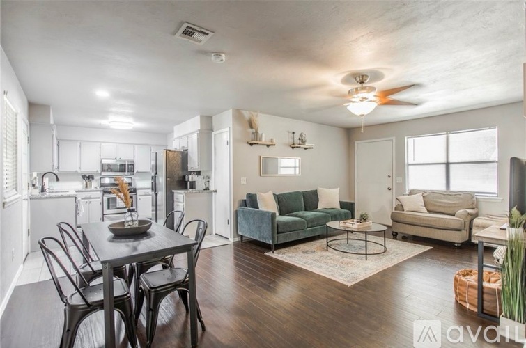 1102 West Griggs Way 3 Beds Single Family Home for Rent - Photo gallery 5