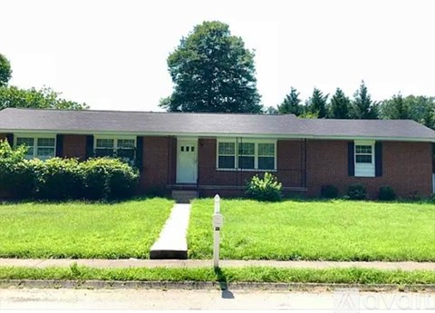 527 Ravenwood Drive 3 Beds Apartment for Rent