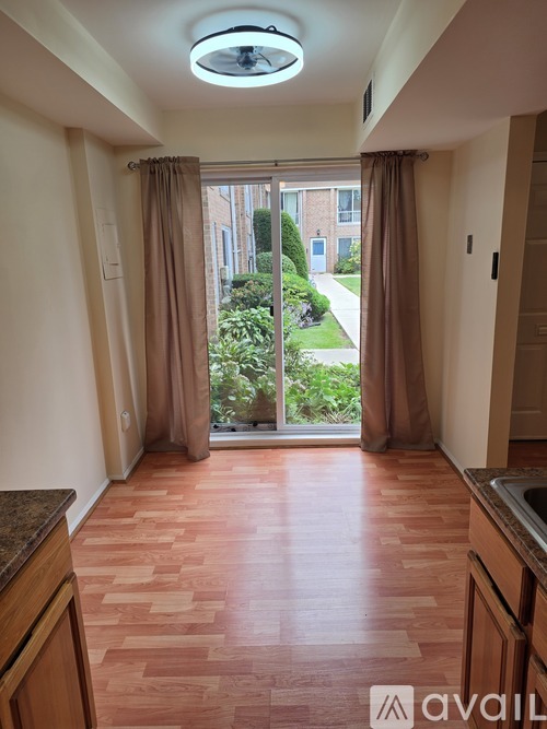418 Brandywine Court 2 Beds Townhouse for Rent - Photo gallery 2