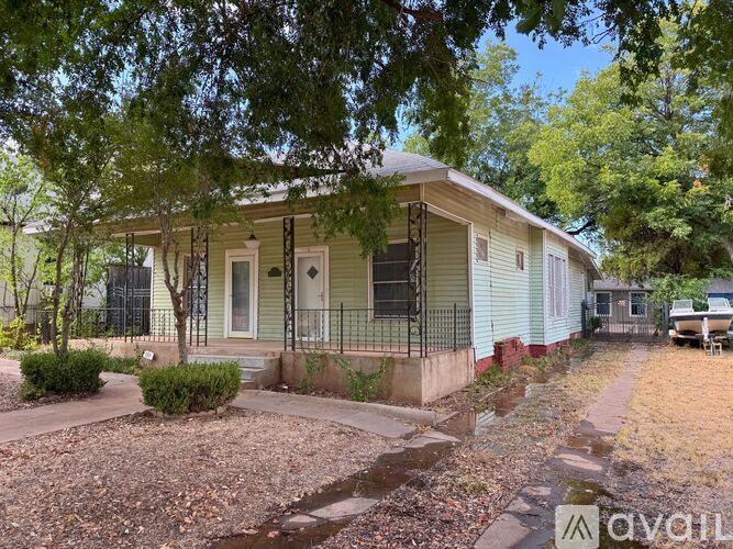 1504 Austin St 2 Beds Single Family Home for Rent - Photo gallery 2