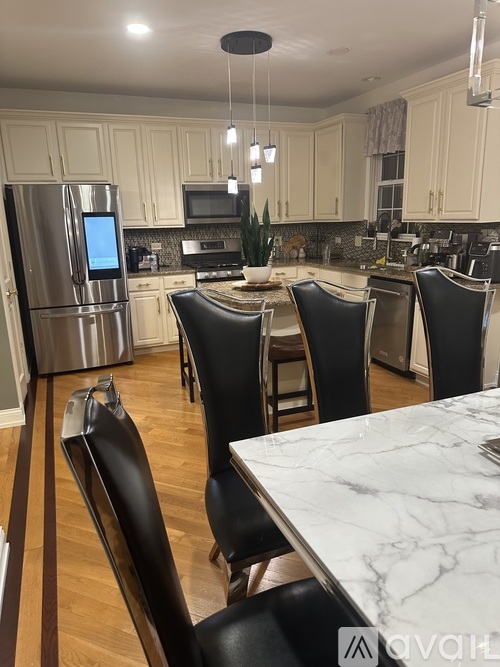 1060 Kufrin Way 3 Beds Townhouse for Rent - Photo gallery 4
