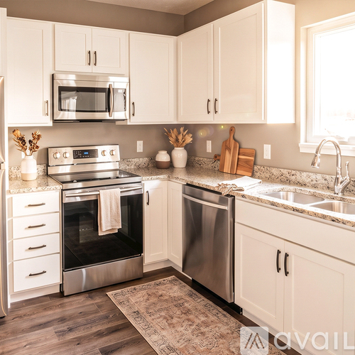 23 Town Square Blvd 3 Beds Townhouse for Rent - Photo gallery 3