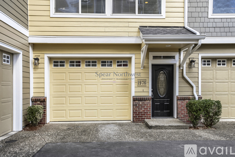 1976 NW Florence Ave 3 Beds Single Family Home for Rent - Photo gallery 2