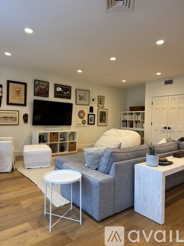 40 College Street 2 Beds Condo for Rent - Photo gallery 3