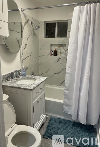 2068 West 52Nd Street 2 Beds Apartment for Rent