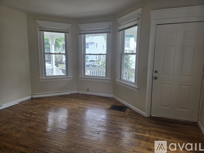 93 Elmendorf St 3 Beds Apartment for Rent - Photo gallery 1
