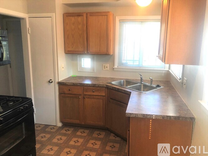 14640 Pearson Street 3 Beds Single Family Home for Rent - Photo gallery 2