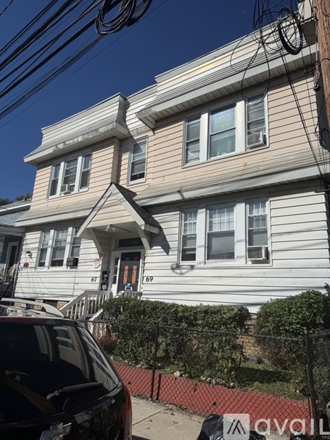 67 Smith Street 3 Beds Apartment for Rent