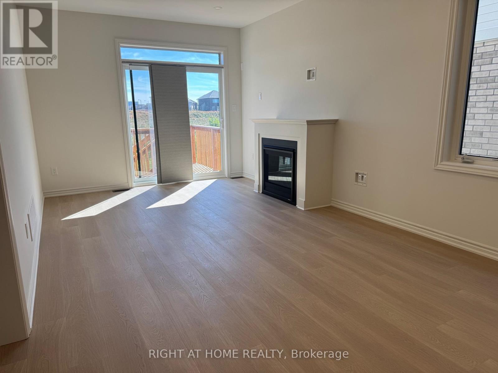 3 bedroom apartment - MAIN - 60 DEBOIS STREET Main, Kawartha Lakes (Lindsay) 4