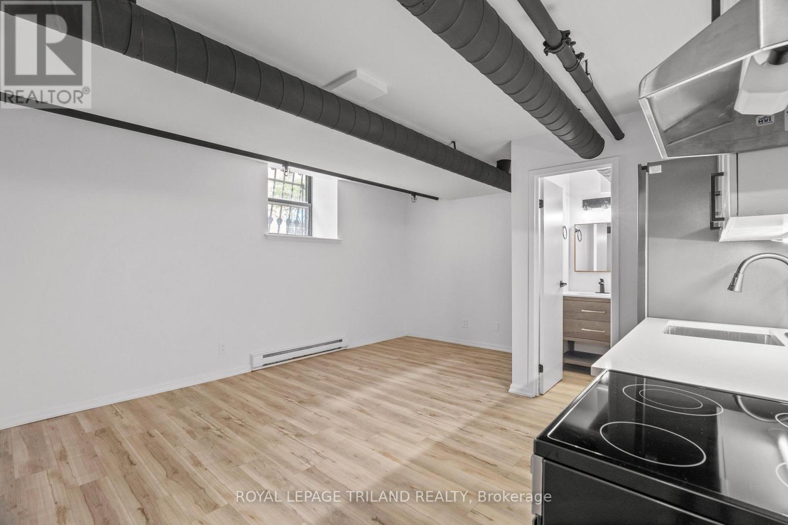 studio apartment - B3 - 330 CLARENCE STREET B3, London East (East K) 4