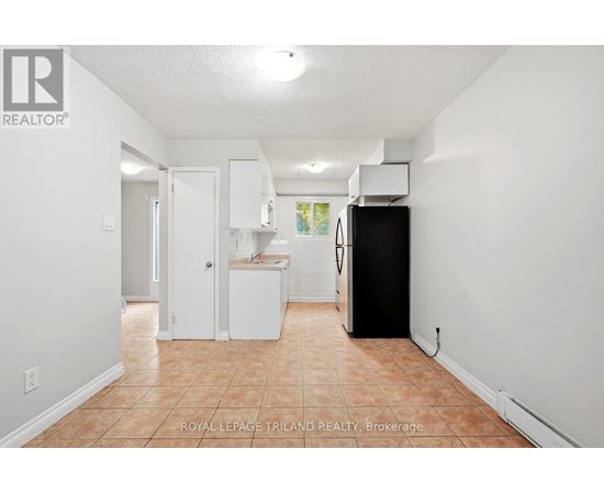 112 - 1600 CULVER DRIVE 4 Beds Condo, Home, Townhouse for Rent - Photo gallery 3