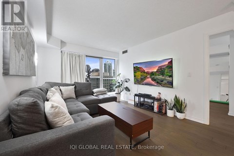 1133 - 250 WELLINGTON STREET W 2 Beds Apartment for Rent