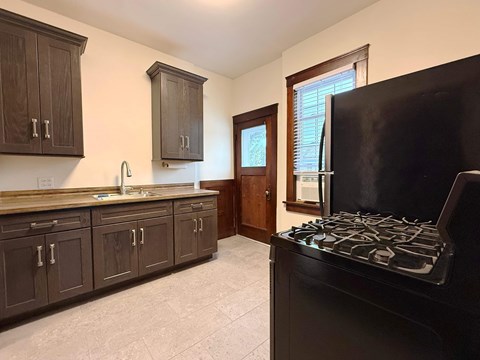 238 E Wisconsin Ave 3 Beds Apartment for Rent