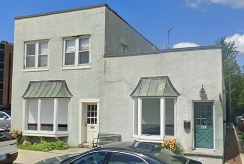 238 E Wisconsin Ave 3 Beds Apartment for Rent