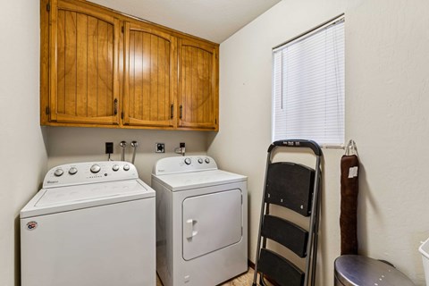 26633 Thunderbird Dr 3 Beds Apartment for Rent