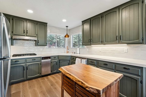 26633 Thunderbird Dr 3 Beds Apartment for Rent