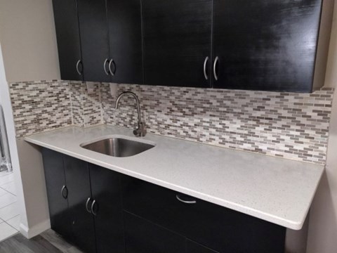 24 Spencer St 2 Beds Apartment for Rent