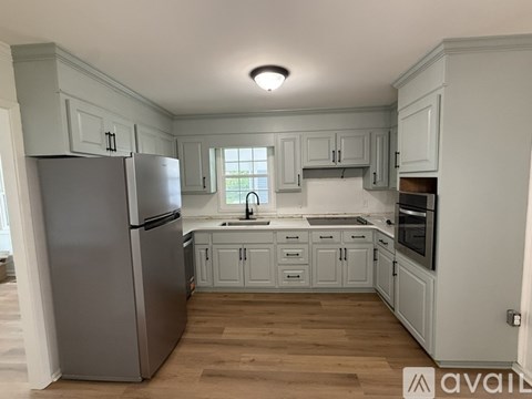 604 Pinetree Rd 3 Beds Apartment for Rent