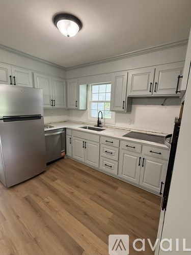 604 Pinetree Rd 3 Beds Apartment for Rent