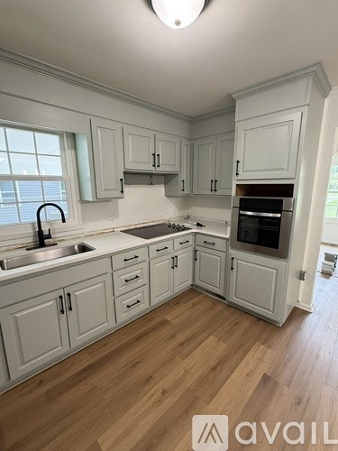 604 Pinetree Rd 3 Beds Apartment for Rent