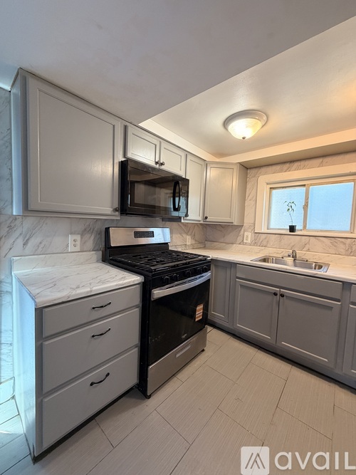 9 Bowlby Str 3 Beds Single Family Home for Rent - Photo gallery 5