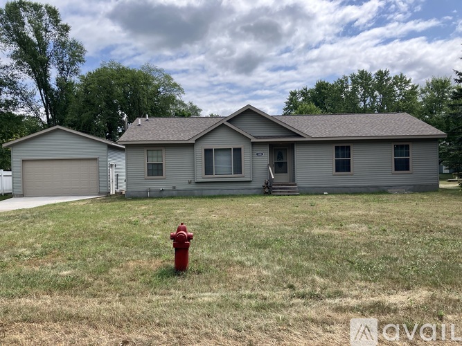 320 1st Avenue Northeast 3 Beds Single Family Home for Rent - Photo gallery 1