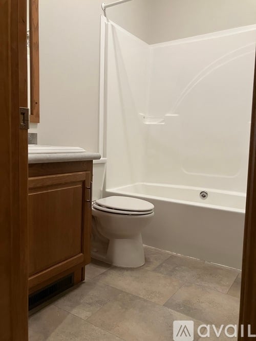 320 1st Avenue Northeast 3 Beds Single Family Home for Rent - Photo gallery 3