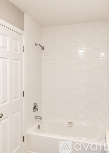 10 Clearwater Way 1 Apartment for Rent - Photo gallery 5