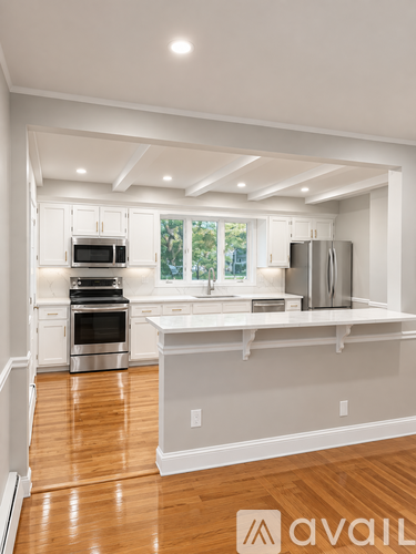 20 Adella Avenue 4 Beds Single Family Home for Rent - Photo gallery 3