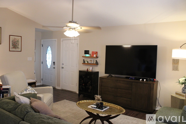 1113 Bremen Avenue 3 Beds Single Family Home for Rent - Photo gallery 2