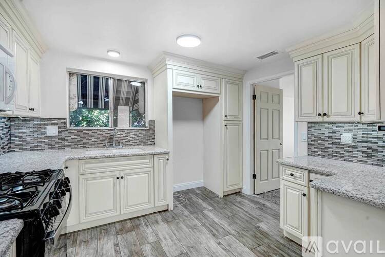 8670 Mignonette St 4 Beds Single Family Home for Rent - Photo gallery 4