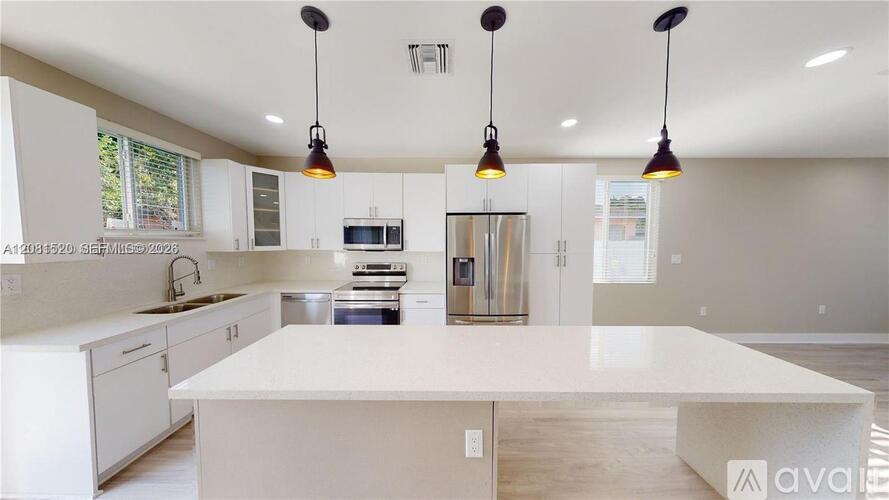 1286 NE 111th St 2 Beds Townhouse for Rent - Photo gallery 2