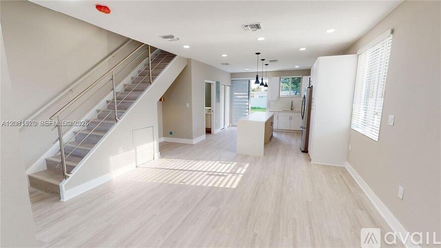 1286 NE 111th St 2 Beds Townhouse for Rent - Photo gallery 5
