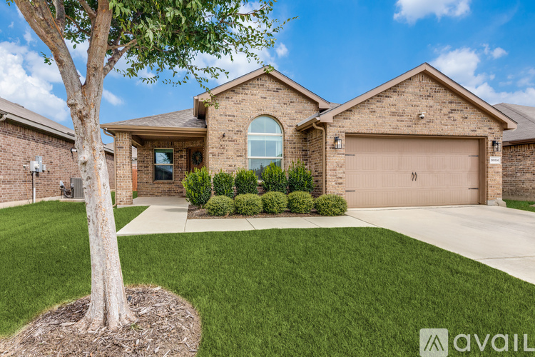 9004 Eagles Landing Drive 4 Beds Single Family Home for Rent - Photo gallery 1